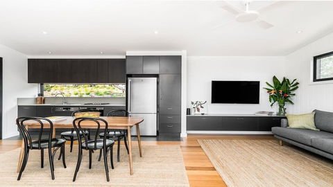 Your Luxury Escape - Carinya Cottages 4 - Tourism Townsville 3