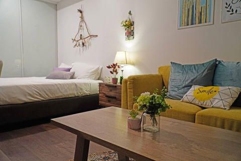 C08-darling Harbour Studio - Tourism Townsville 4