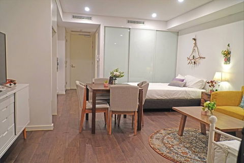 C08-darling Harbour Studio - Tourism Townsville 2
