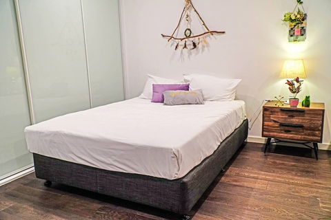 C08-darling Harbour Studio - Tourism Townsville 5