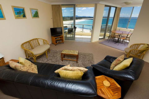 Beachpoint Unit 401 28 North Street - Tourism Townsville 2