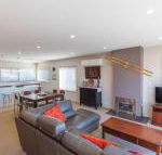 Opus 1 / 10 Poly Cow Lane - Tourism Townsville