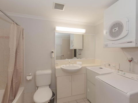 Horizons 417 / 10 Kosciuszko Road - Tourism Townsville 2