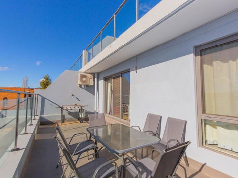Summit 10 / 35 Clyde Street - Tourism Townsville 3