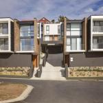 Chilam B Sophisticated Style With Views To The Lake & Mountains - Tourism Townsville 0