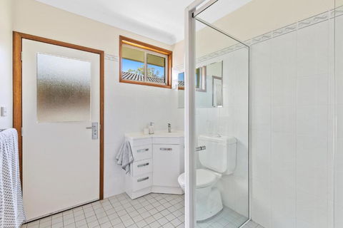 Kalimna Lakeside Living - Tourism Townsville 1