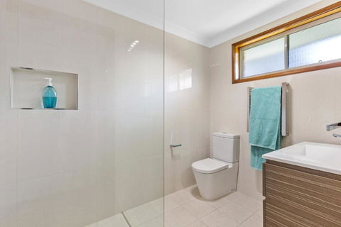 Kalimna Lakeside Living - Tourism Townsville 3