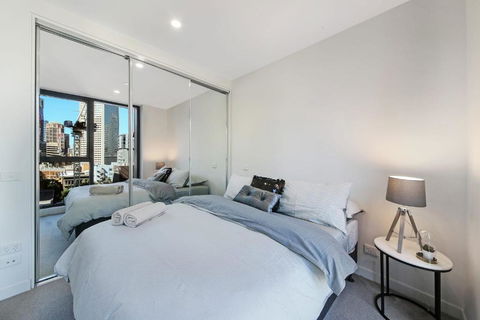 A Cozy & Stylish Suite Near Melbourne Central - Tourism Townsville 5