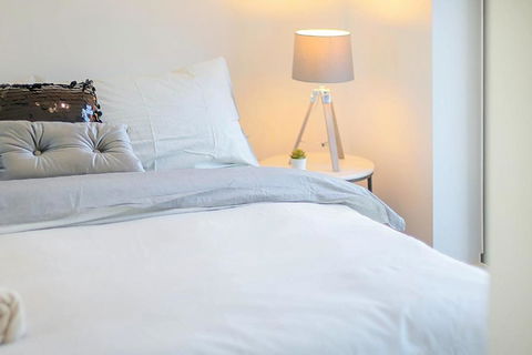 A Cozy & Stylish Suite Near Melbourne Central - Tourism Townsville 2