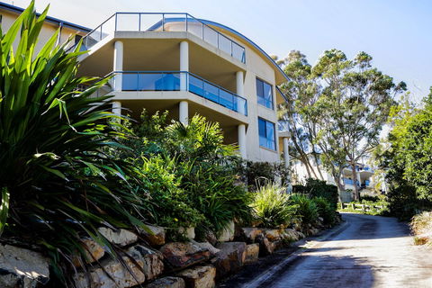 A Vista Townhouse 1 - Tourism Townsville 0