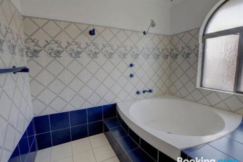 31 Rest Point Absolute Waterfront With Jetty - Tourism Townsville 5