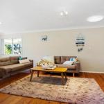 Sams Beach Shack - Tourism Townsville 0