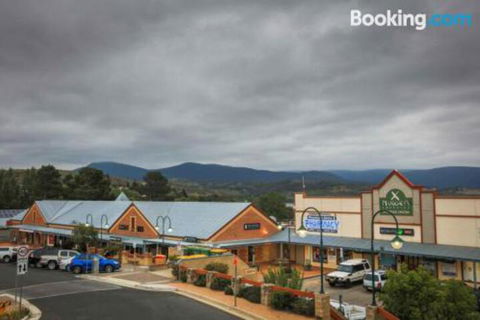 1 Lakeview Plaza - Tourism Townsville 4