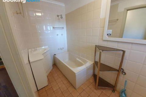 6 Lakeview Plaza - Tourism Townsville 6