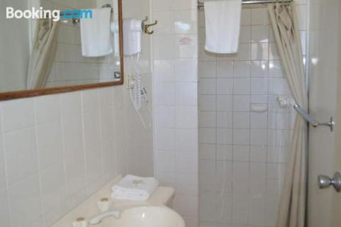 2 Lakeview Plaza - Tourism Townsville 0