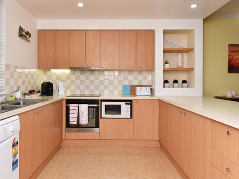 Villa Joie De Vie Located Within Cypress Lakes - Tourism Townsville 6