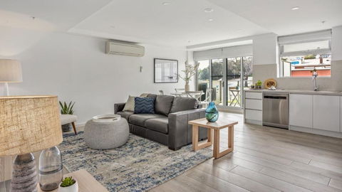 Salt 4 Getaway Luxury For 2 - Tourism Townsville 1