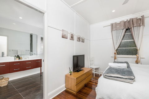 A PERFECT STAY - Aaloka Bay - Tourism Townsville 6