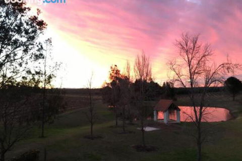 Travertines Wines Apartment - Tourism Townsville 2