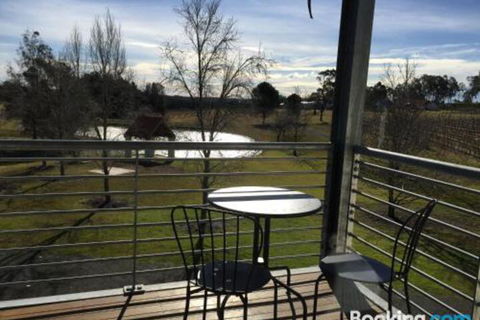 Travertines Wines Apartment - Tourism Townsville 4