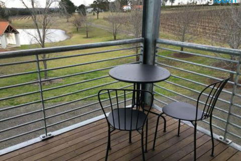 Travertines Wines Apartment - Tourism Townsville 5