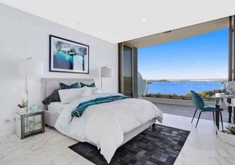 Stylish Penthouse With Views & Jacuzzi - Tourism Townsville 4