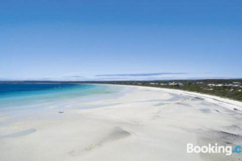 A One One Two At Island Beach - Tourism Townsville 0