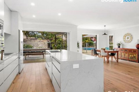 Modern Family Retreat 12 Minell Close - Tourism Townsville 4