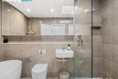 Modern Family Retreat 12 Minell Close - Tourism Townsville 2