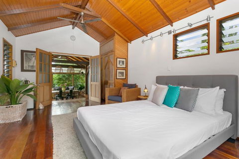 Lazenby Lodge - Tourism Townsville 4