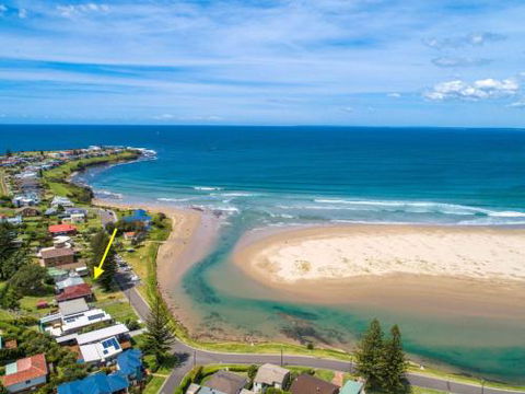 SEAWAYS Gerroa 4pm Check Out On Sunday - Tourism Townsville 0