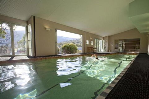 Iron Bark Chalet - Tourism Townsville 5