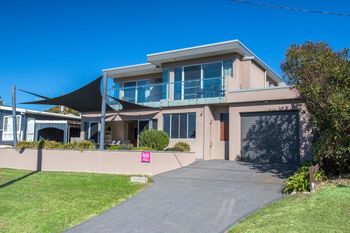 DOLPHIN VIEWS - Tourism Townsville 3