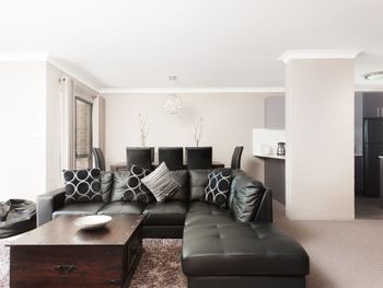 Nicholli Bay Parklands Unit 34 / 2 Gowrie Avenue - Tourism Townsville 6