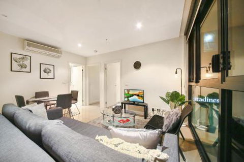 A Cozy 2BR CBD Apartment Near Bourke St. Mall - Tourism Townsville 2