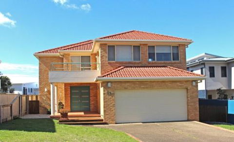 DAY DREAMING On DONLAN - Tourism Townsville 0