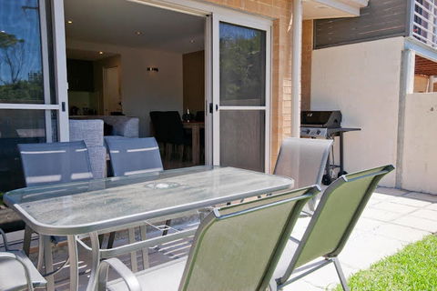 K Bay 6 Town House - Tourism Townsville 0