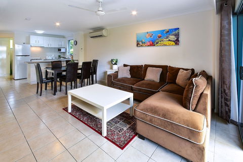 Sunset Waters Apartments - Tourism Townsville 6