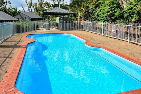 Sunset Waters Apartments - Tourism Townsville 1
