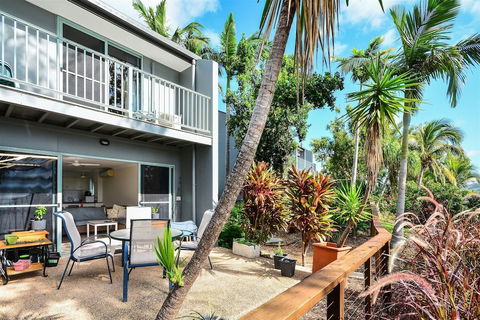 Sunset Waters Apartments - Tourism Townsville 0
