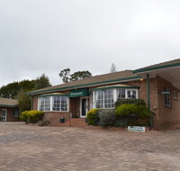 Deer Park Motor Inn - Tourism Townsville