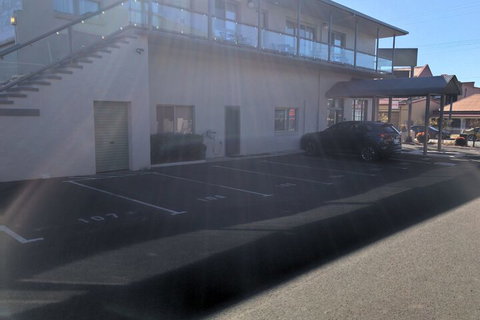 New England Motor Inn - Tourism Townsville 5