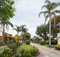 Lazy Acre Log Cabins - Tourism Townsville