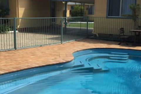 Park Beach Cabins - Tourism Townsville 0