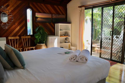 A Beach House At Byron - Tourism Townsville 7