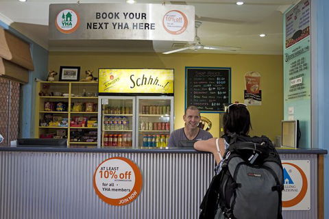 Coffs Harbour YHA Hostel / Backpackers - Tourism Townsville 6