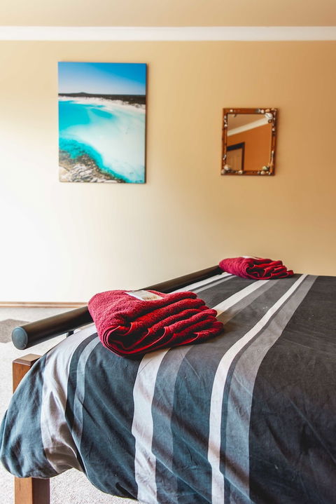 Yot Spot Apartments - Tourism Townsville 6