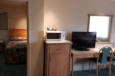 Chelsea Motor Inn - Tourism Townsville 3