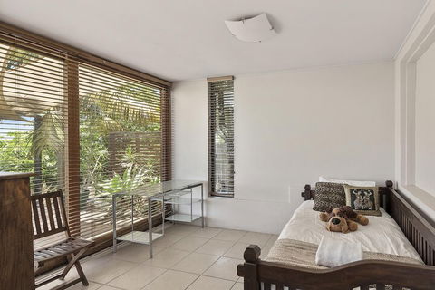 McAuleys Beach House - Tourism Townsville 5