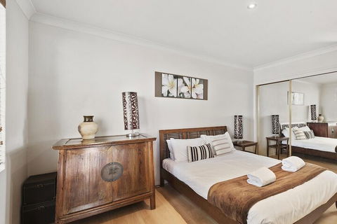 McAuleys Beach House - Tourism Townsville 6